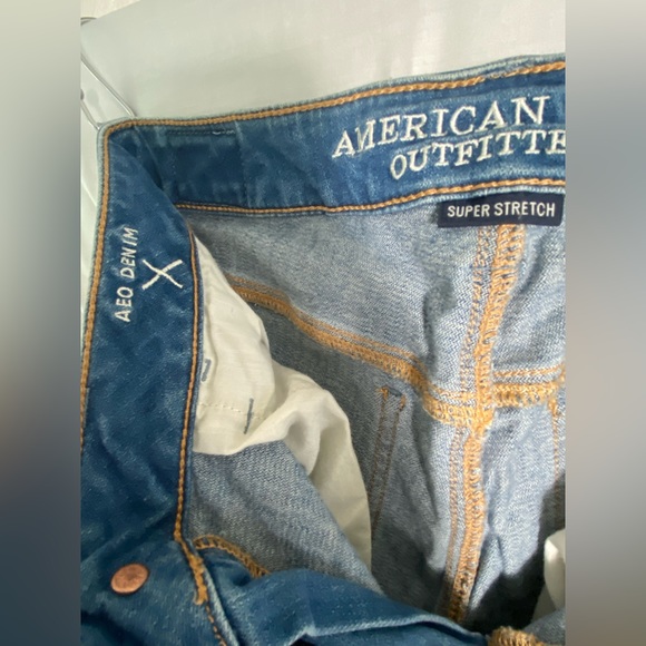 American Eagle Distressed Hi-Rise Jegging - Picture 3 of 4